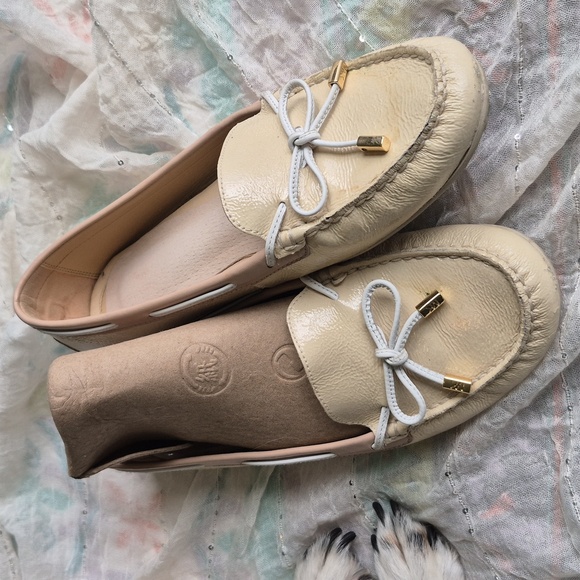 MICHAEL KORS beige & tan loafers with bow tie. - Picture 1 of 4
